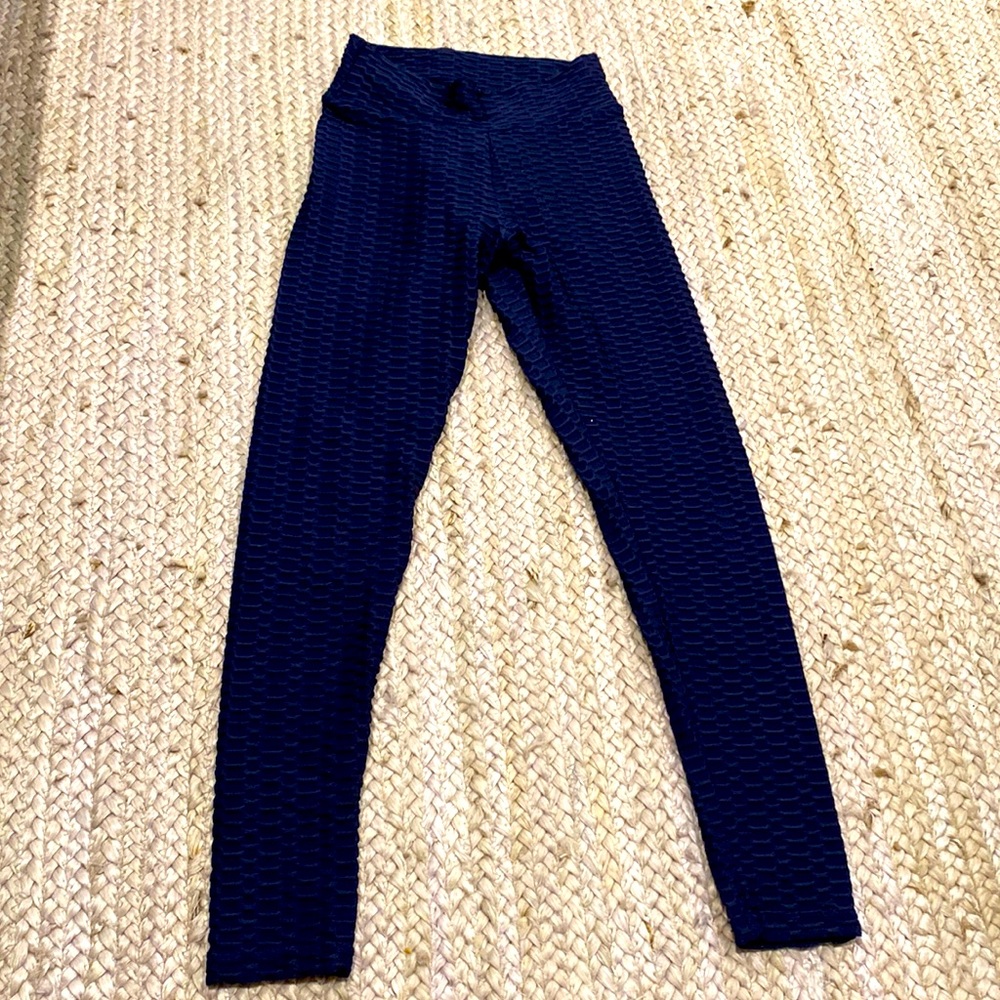 Women's High Waist Yoga Pants Tummy Control size Small in the color Navy